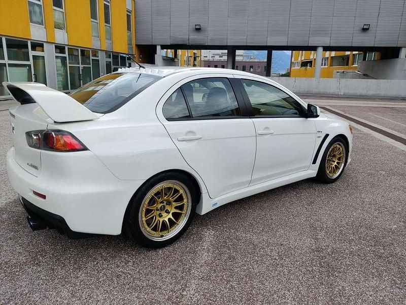 Usata Mitsubishi Lancer Evolution 295 CV (216 kW) 2011 Bianco Berlina