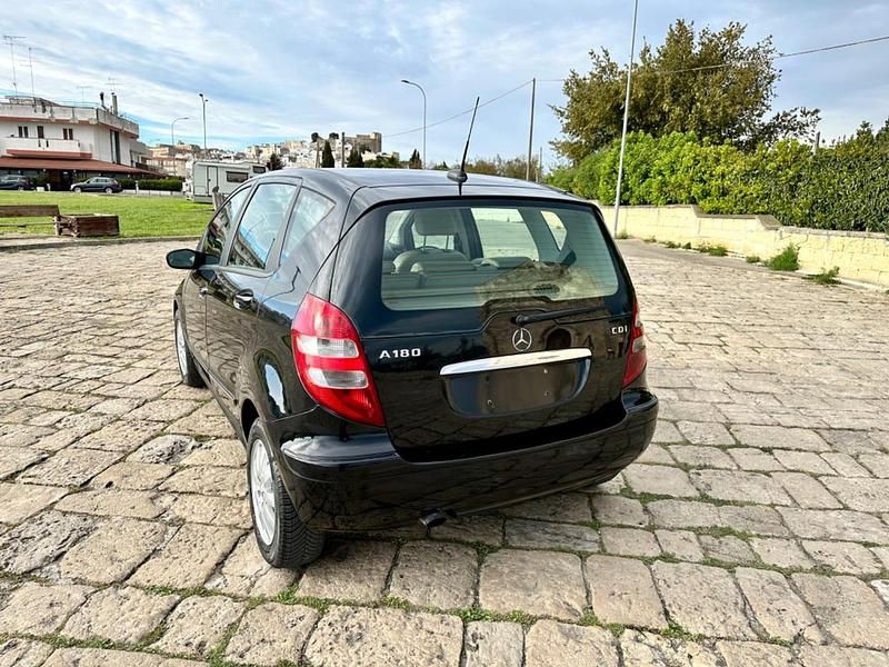 Usata Mercedes A180 Elegance 109 CV (80 kW) 2005 Nero Berlina