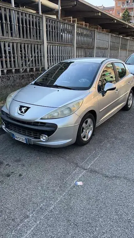 Usata Peugeot 207 88 CV (64 kW) 2009 Berlina