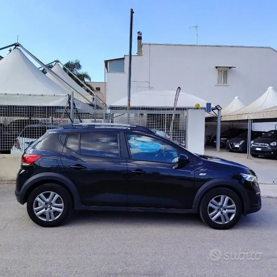 Usata Dacia Sandero Comfort 101 CV (74 kW) 2021 Nero Berlina