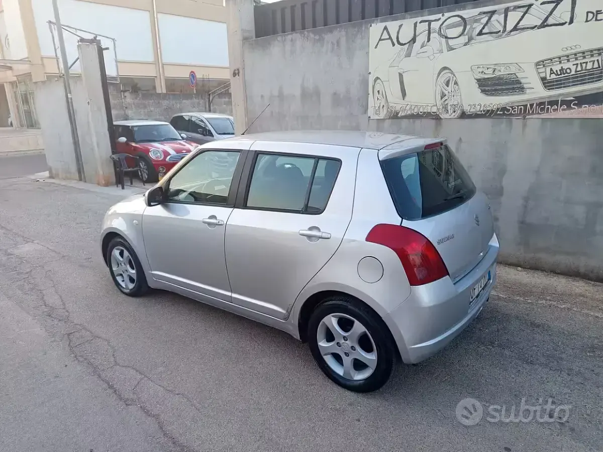 Usata Suzuki Swift 92 CV (67 kW) 2007 Grigio Utilitaria