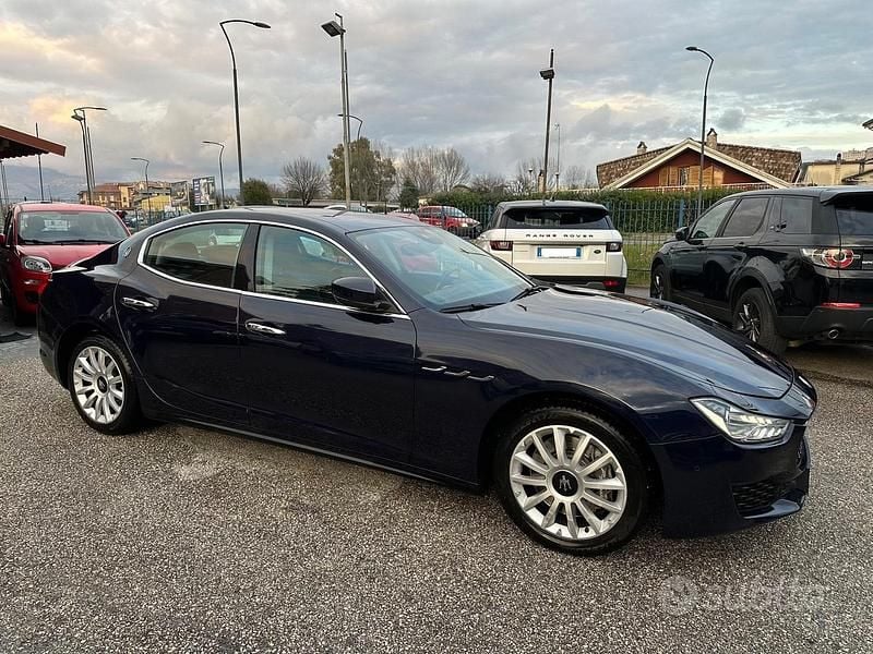 Begagnad Maserati Ghibli GranLusso 275 HK (202 kW) 2018 Blå Sedan