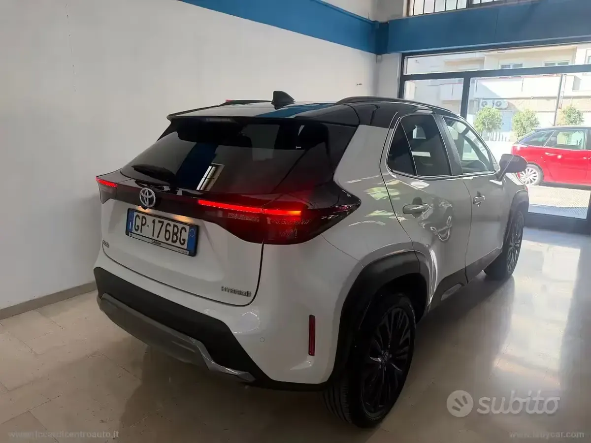 Usata Toyota Yaris Cross 92 CV (67 kW) 2023 Bianco SUV