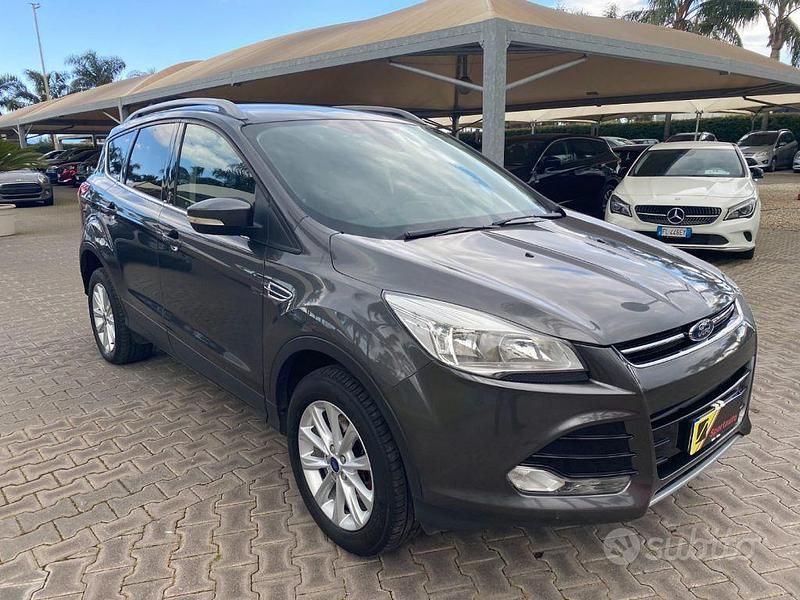 Usata Ford Kuga Titanium 150 CV (110 kW) 2015 Grigio SUV
