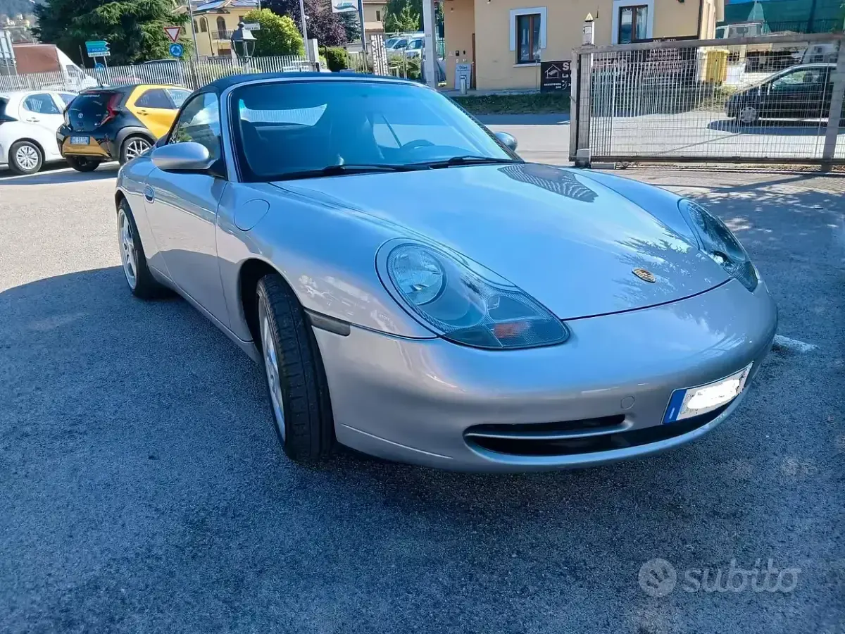 Usata Porsche 911 Carrera 320 CV (235 kW) 2001 Argento Coupé
