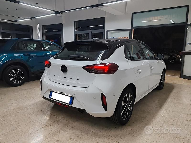 Usata Opel Corsa GS Line 75 CV (55 kW) 2024 Nero Berlina