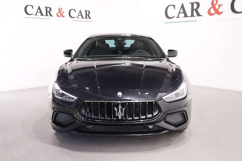 Usata Maserati Ghibli 430 CV (316 kW) 2024 Grigio maratea metallescente Coupé