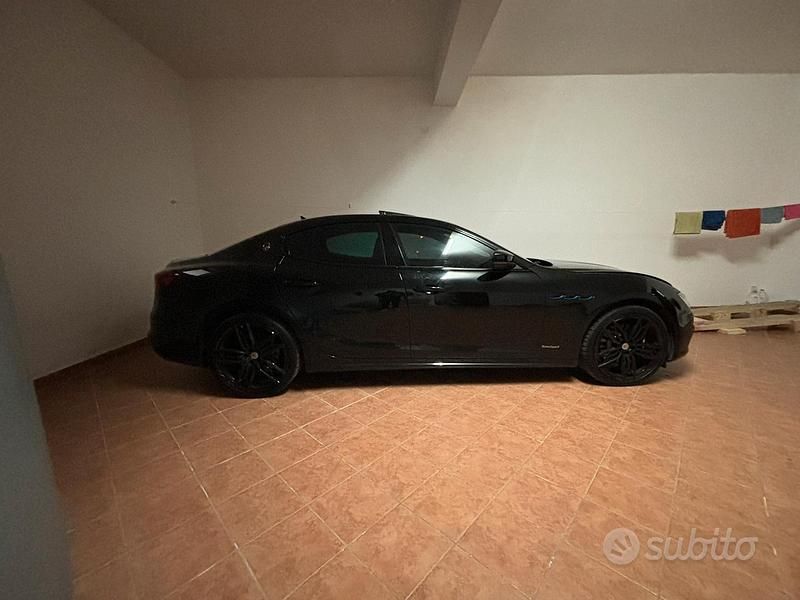 Usata Maserati Ghibli GT 330 CV (242 kW) 2021 Nero Berlina