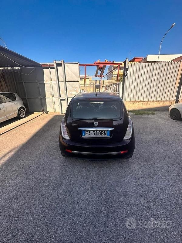 Usata Lancia Ypsilon 60 CV (44 kW) 2010 Utilitaria