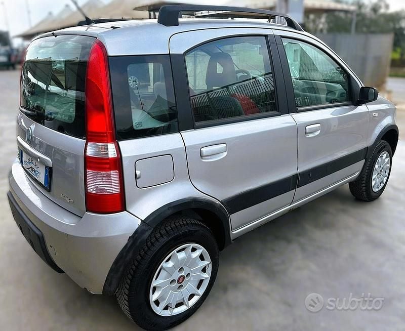 Usata Fiat Panda 4x4 69 CV (50 kW) 2006 Grigio Utilitaria