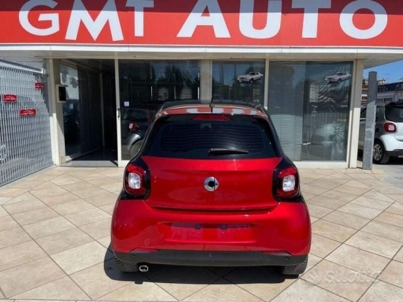 Usata Smart ForFour 90 CV (66 kW) 2019 Rosso Utilitaria