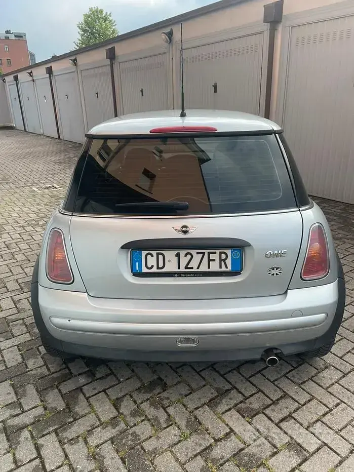 Usata Mini ONE 90 CV (66 kW) 2002 Grigio Utilitaria