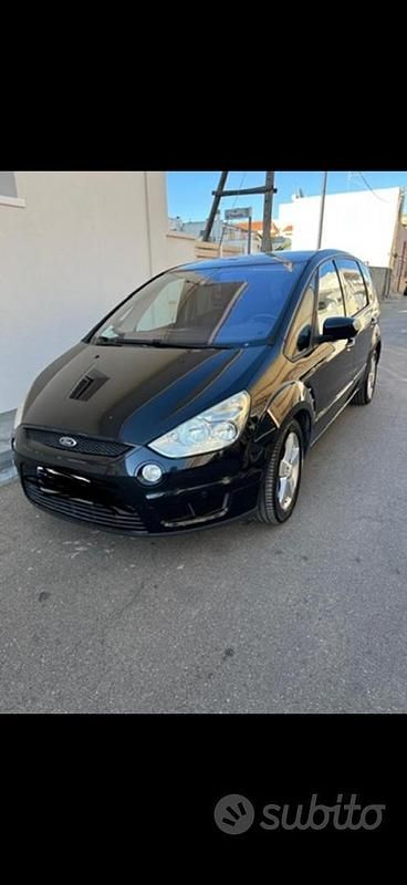 Usata Ford S-MAX Titanium 145 CV (106 kW) 2008 Nero Monovolume
