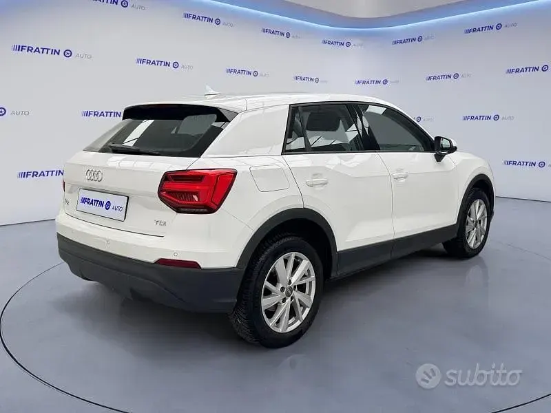 Usata Audi Q2 Business 116 CV (85 kW) 2017 Bianco SUV