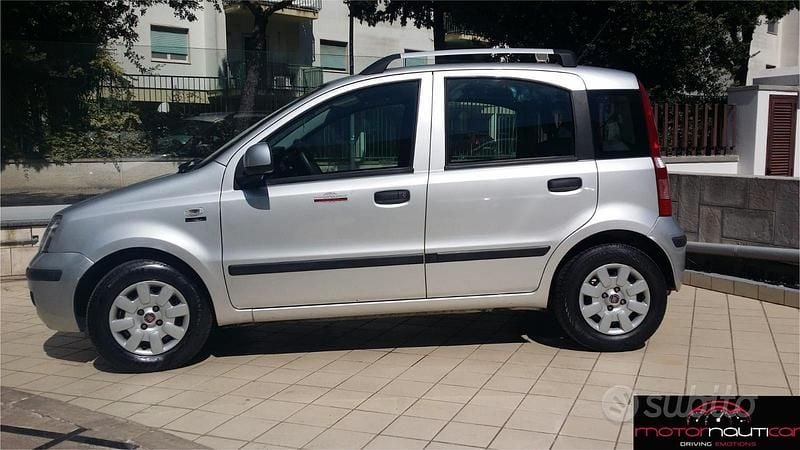 Usata Fiat Panda Dynamic 69 CV (50 kW) 2011 Grigio Utilitaria