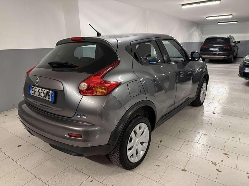 Usata Nissan Juke Tekna 110 CV (80 kW) 2011 Grigio SUV