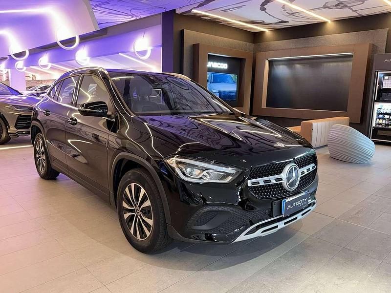 Usata Mercedes GLA250 218 CV (160 kW) 2022 Nero SUV