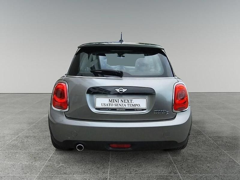 Usata Mini Cooper D Business 116 CV (85 kW) 2018 Grigio metallizzato chiaro Utilitaria