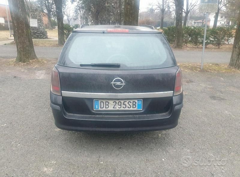 Usata Opel Astra Club 2006 Nero Station wagon