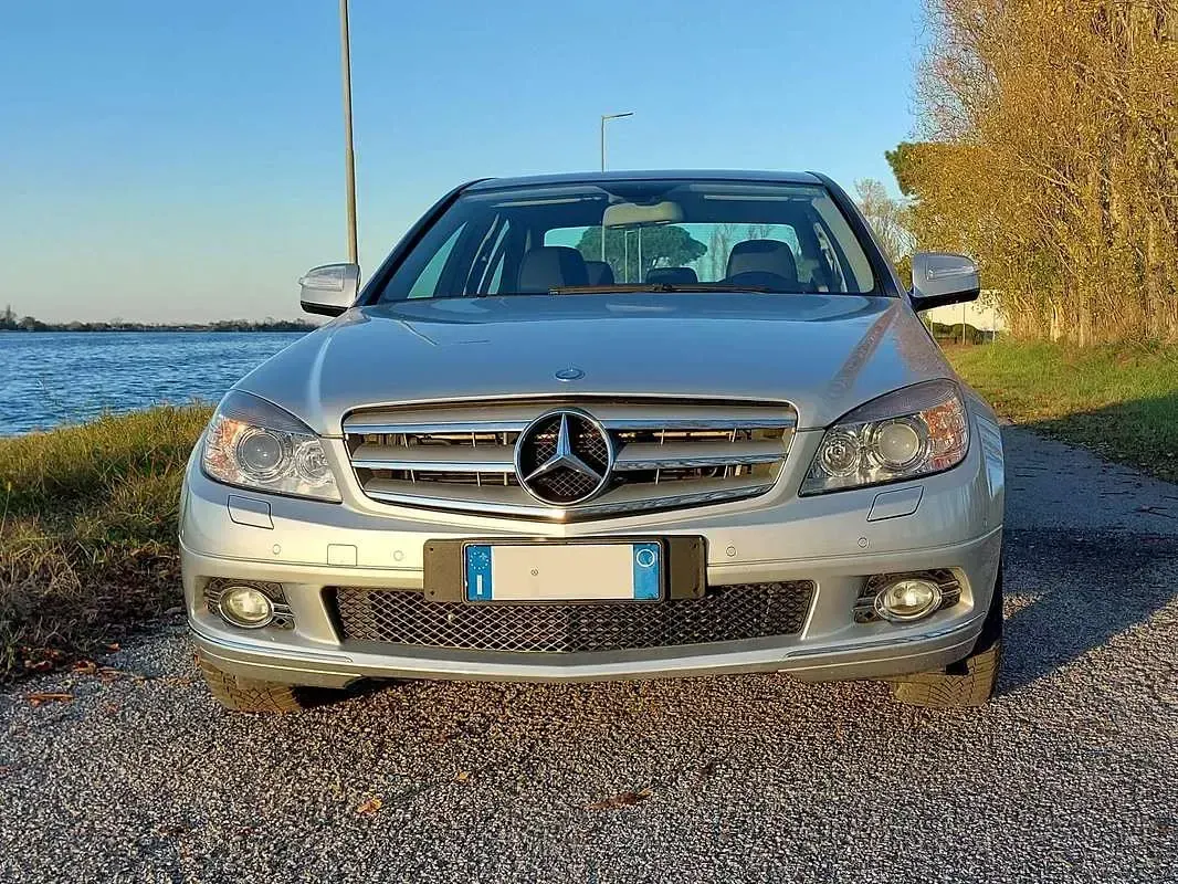 Usata Mercedes C200 Avantgarde 136 CV (100 kW) 2008 Argento Berlina