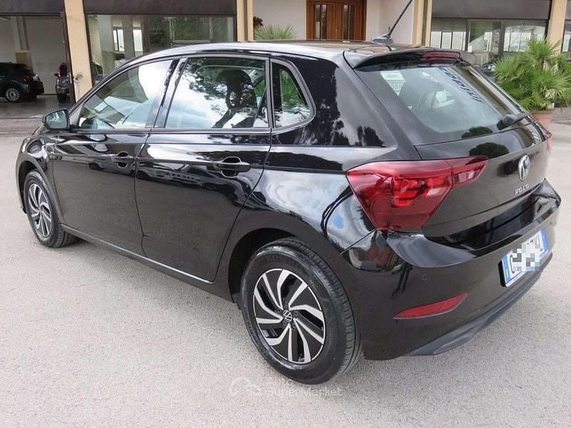 Usata VW Polo 90 CV (66 kW) 2023 Nero Utilitaria