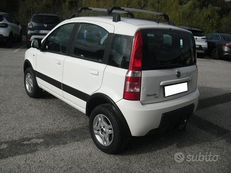 Usata Fiat Panda 4x4 Climbing 75 CV (55 kW) 2012 Bianco Utilitaria