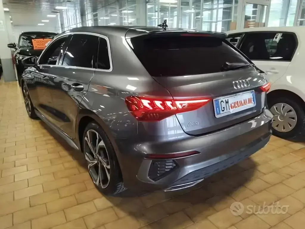 Begagnad Audi A3 S-Line 150 HK (110 kW) 2023 Grå Sedan
