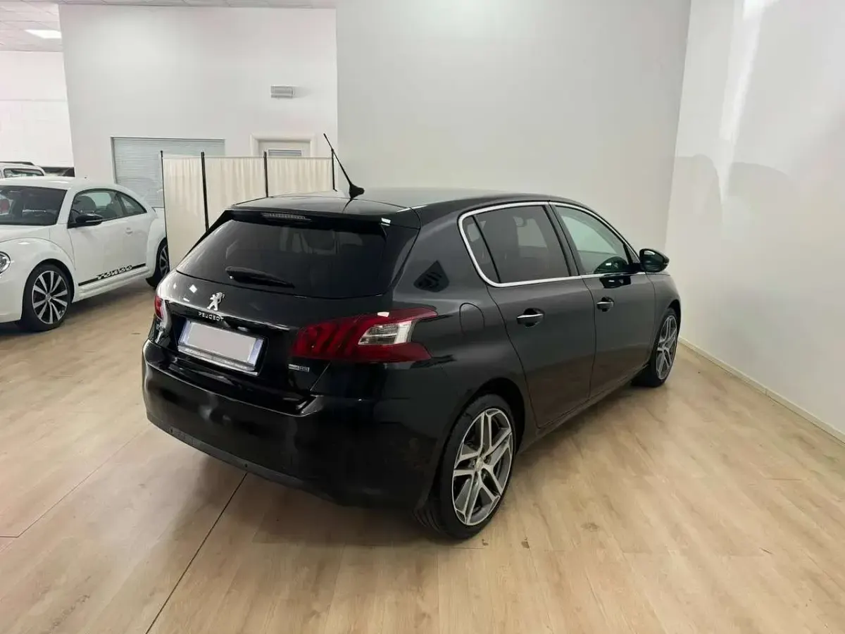 Usata Peugeot 308 120 CV (88 kW) 2015 Nero Berlina
