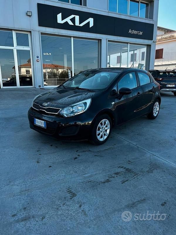 Usata Kia Rio EX 89 CV (65 kW) 2012 Nero Berlina