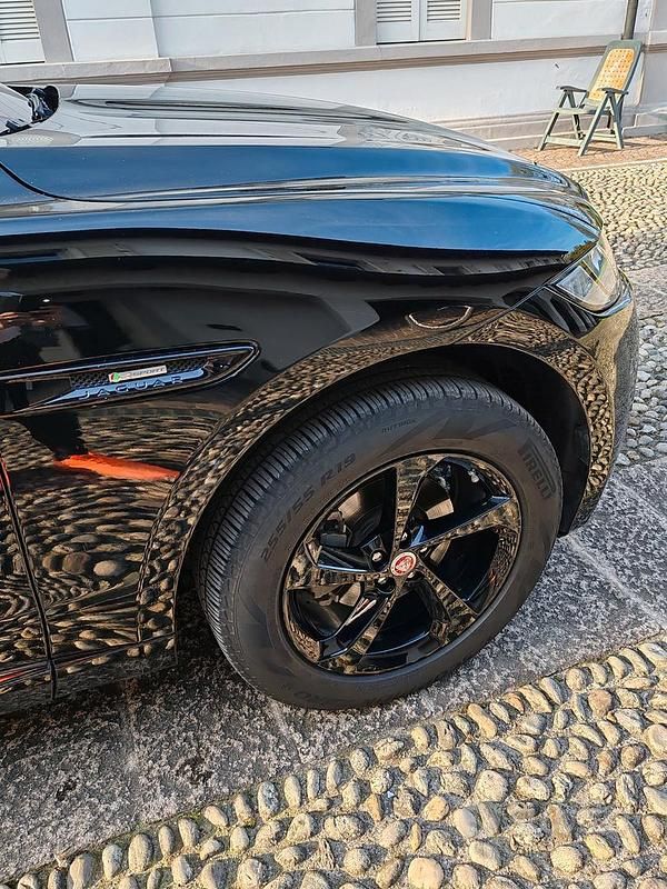 Usata Jaguar F-Pace R-Sport 180 CV (132 kW) 2017 Nero SUV