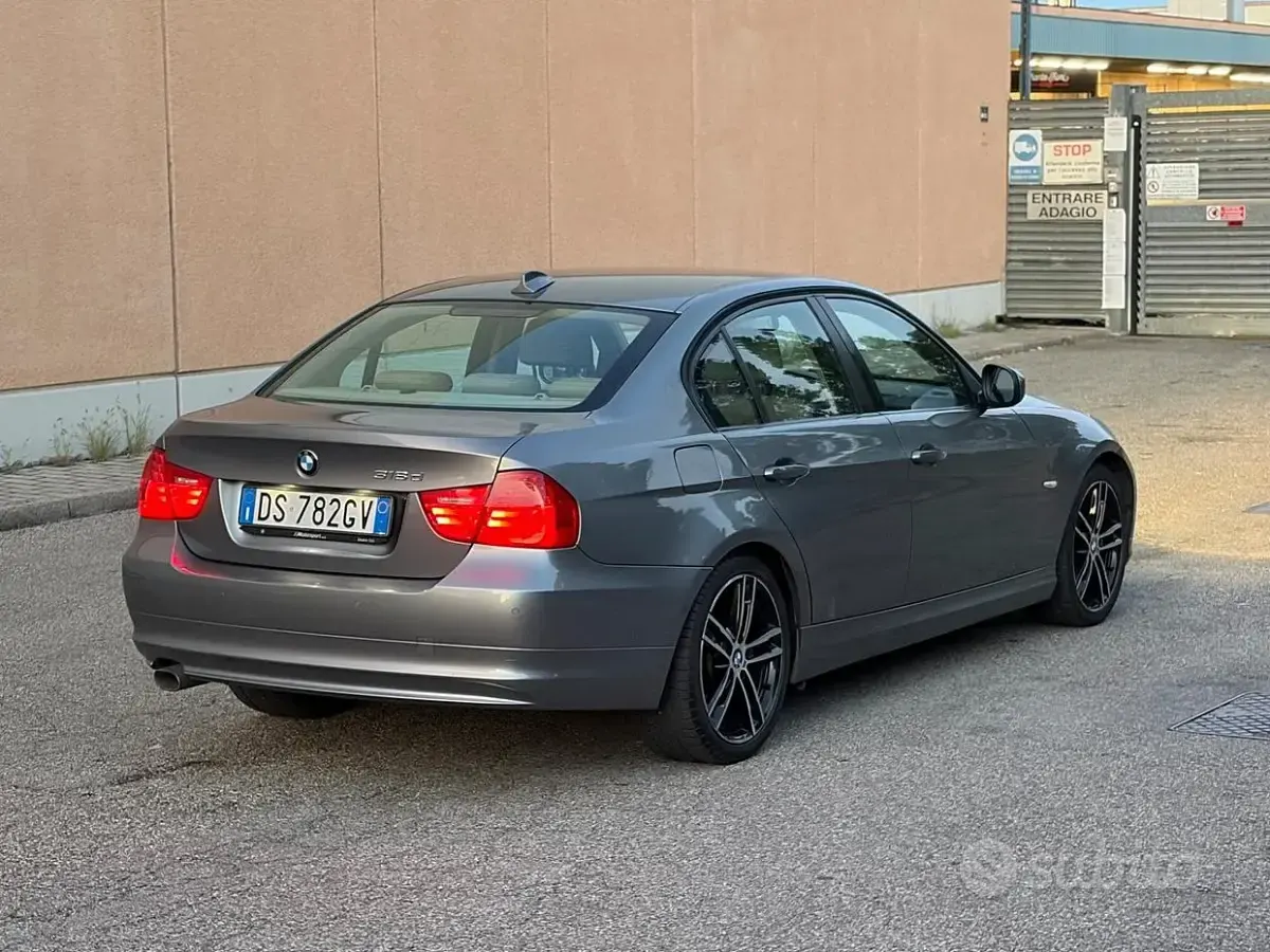 Usata BMW 318 143 CV (105 kW) 2008 Grigio Berlina