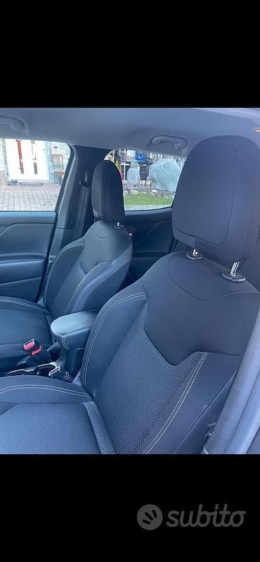 Usata Jeep Renegade 120 CV (88 kW) 2019 Grigio SUV