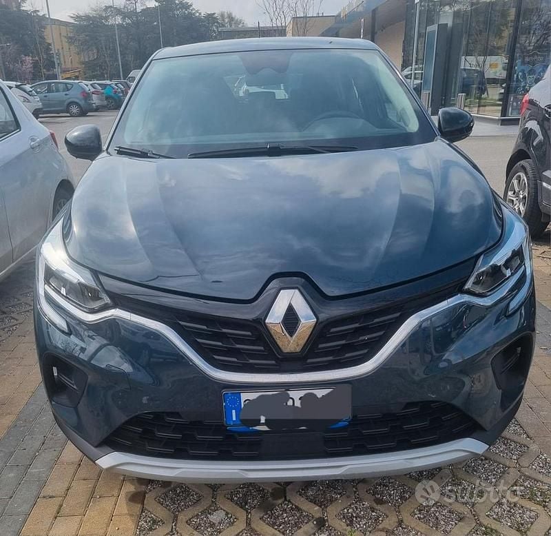 Usata Renault Captur Equilibre 101 CV (74 kW) 2023 Blu SUV