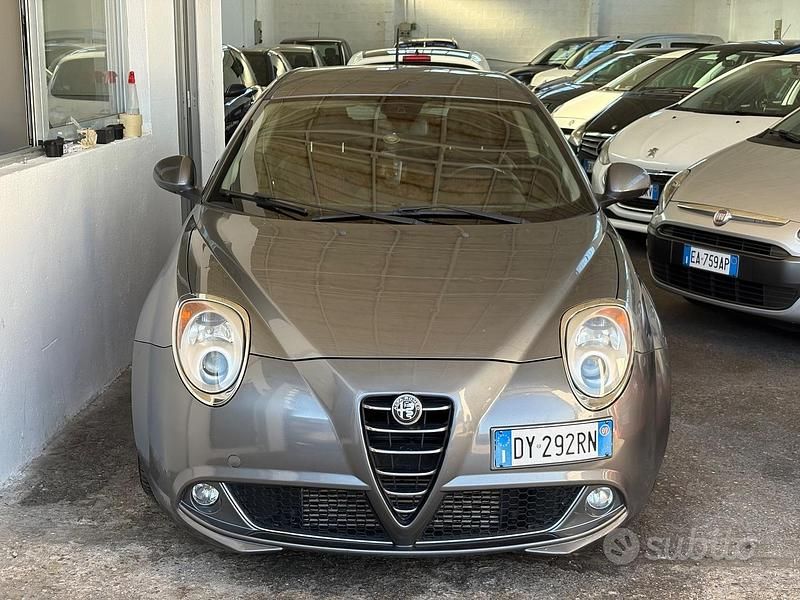 Grigio Usata 2010 Alfa Romeo MiTo Distinctive Due volumi | 3500 € (Ottimo prezzo) - Immagine 1/4