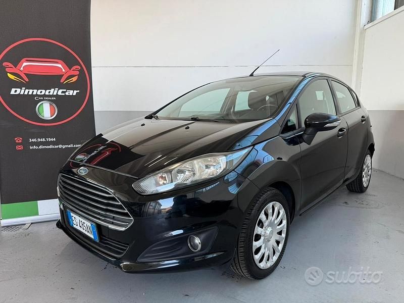 Usata Ford Fiesta 75 CV (55 kW) 2013 Nero Utilitaria
