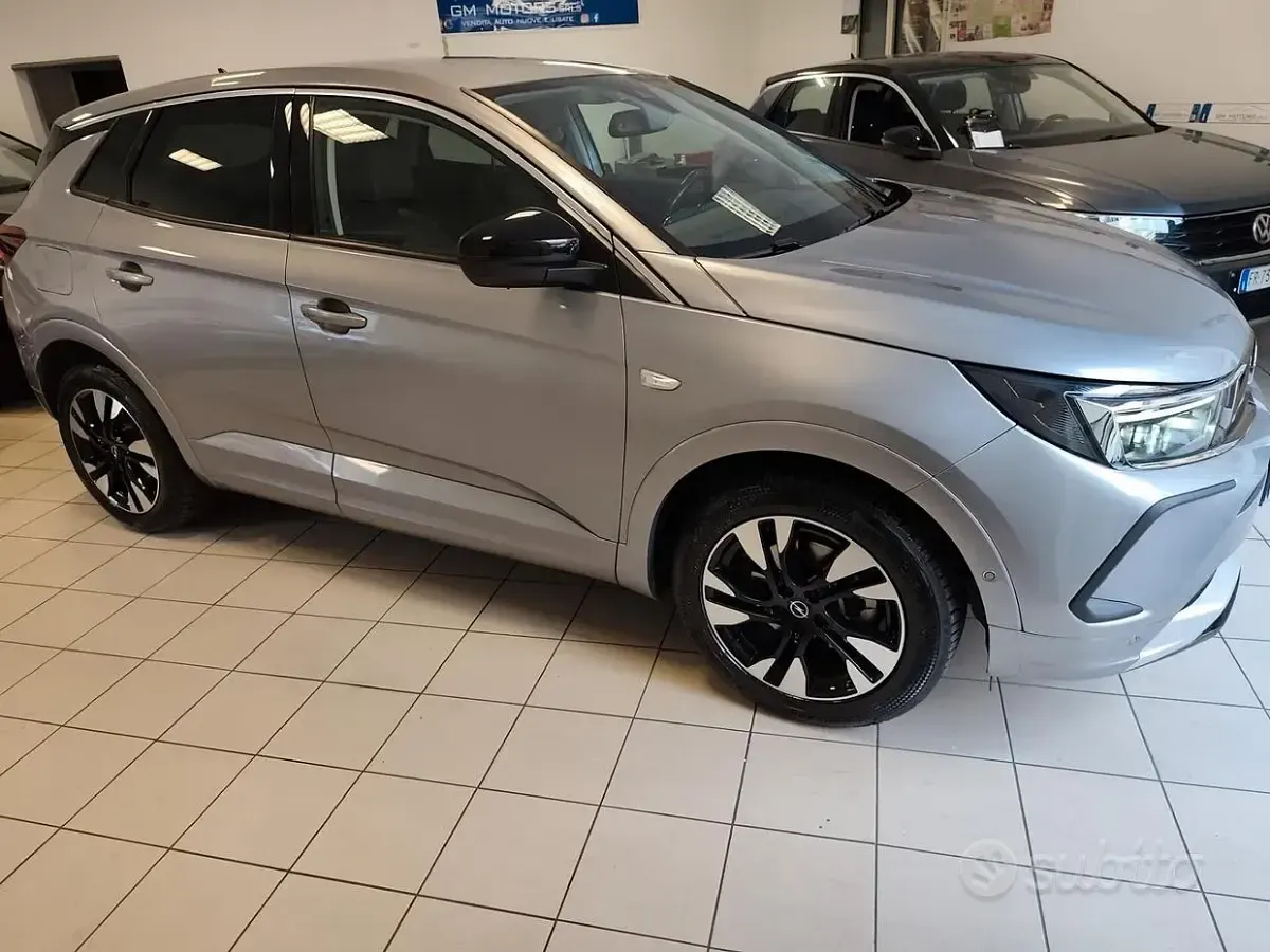 Usata Opel Grandland X Business Elegance 131 CV (96 kW) 2022 Grigio SUV