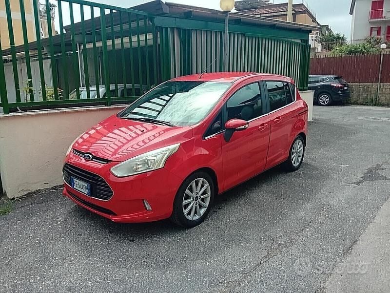 Usata Ford B-MAX Titanium X 100 CV (73 kW) 2016 Rosso Monovolume