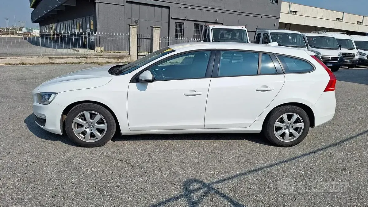 Usata Volvo V60 Business Edition 115 CV (84 kW) 2014 Bianco Station wagon