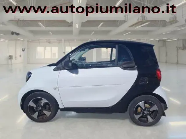 Usata Smart ForTwo Coupé Passion 41 kW (56 CV) 2020 Bianco Utilitaria
