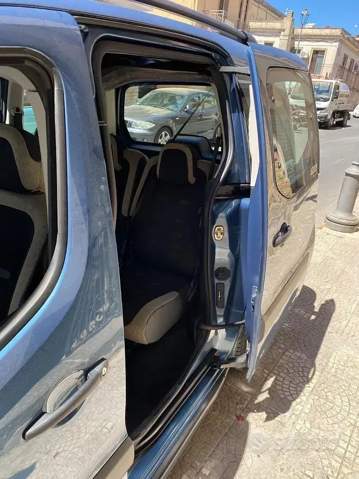 Usata Citroën Berlingo 92 CV (67 kW) 2015 Bluazzurro Monovolume