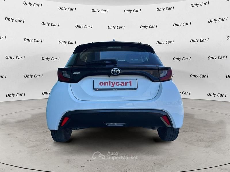 Usata Toyota Yaris Active 72 CV (52 kW) 2023 Bianco Utilitaria