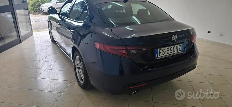 Usata Alfa Romeo Giulia 150 CV (110 kW) 2018 Blu Berlina
