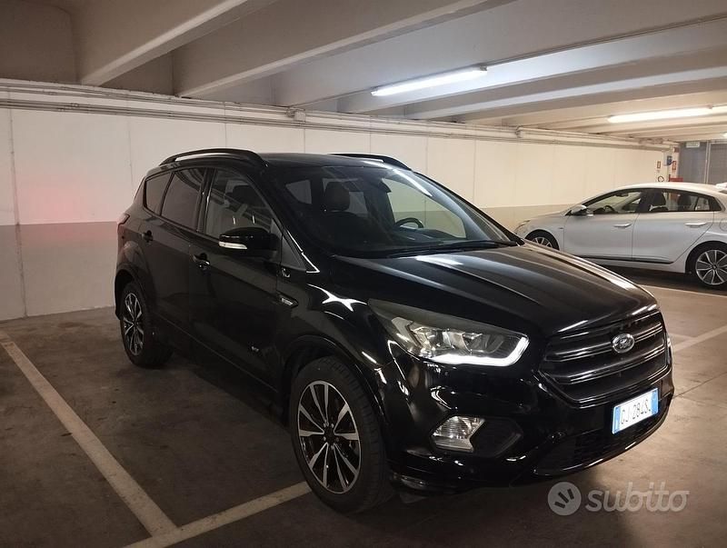 Usata Ford Kuga 179 CV (131 kW) 2018 Nero SUV