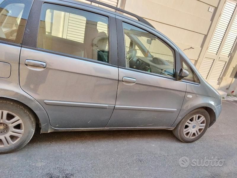 Usata Fiat Idea 2004 Grigio Monovolume