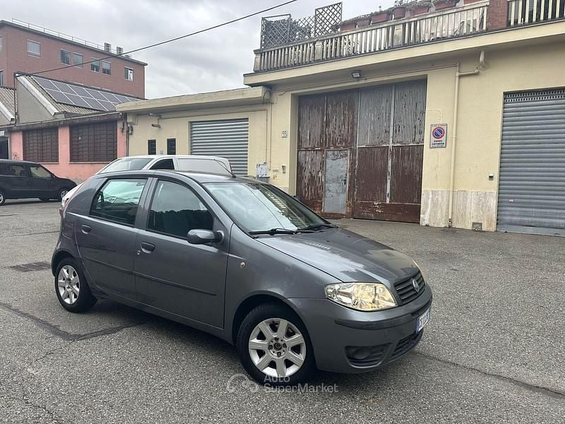Usata 2005 Fiat Punto Tre volumi | 1690 € (Buon prezzo) - Immagine 1/4
