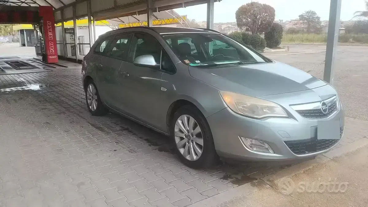 Usata Opel Astra 125 CV (91 kW) 2011 Station wagon