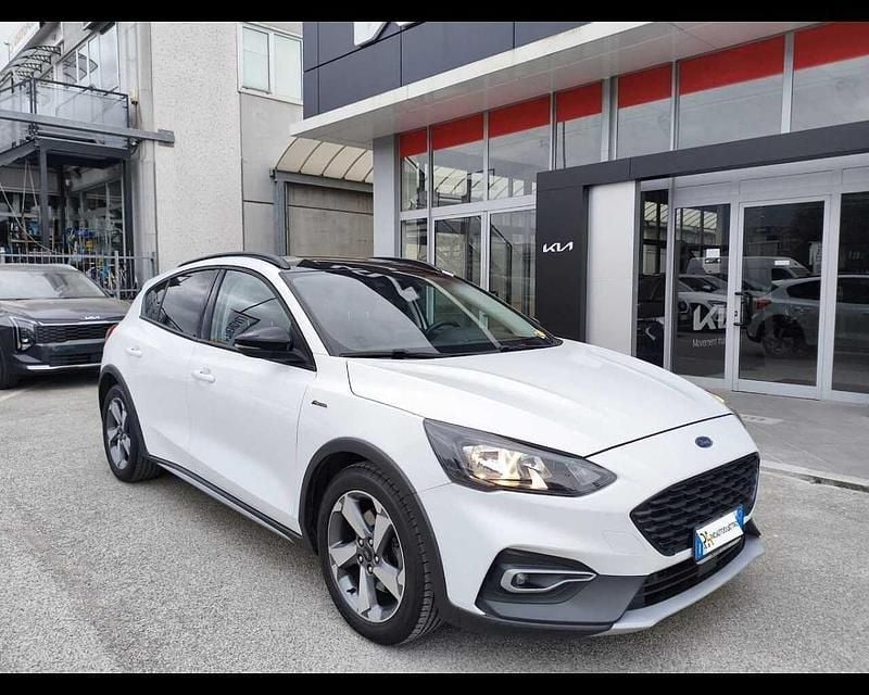 Usata Ford Focus Active 125 CV (91 kW) 2019 Bianco Berlina