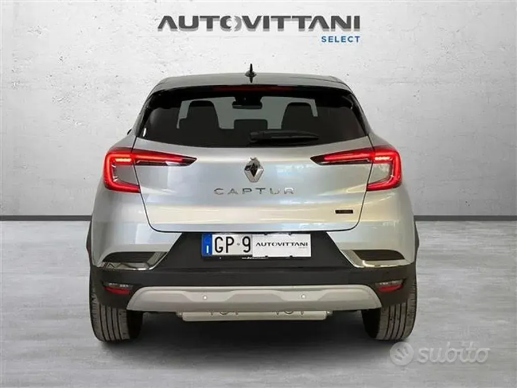 Usata Renault Captur Techno 92 CV (67 kW) 2023 Gray SUV