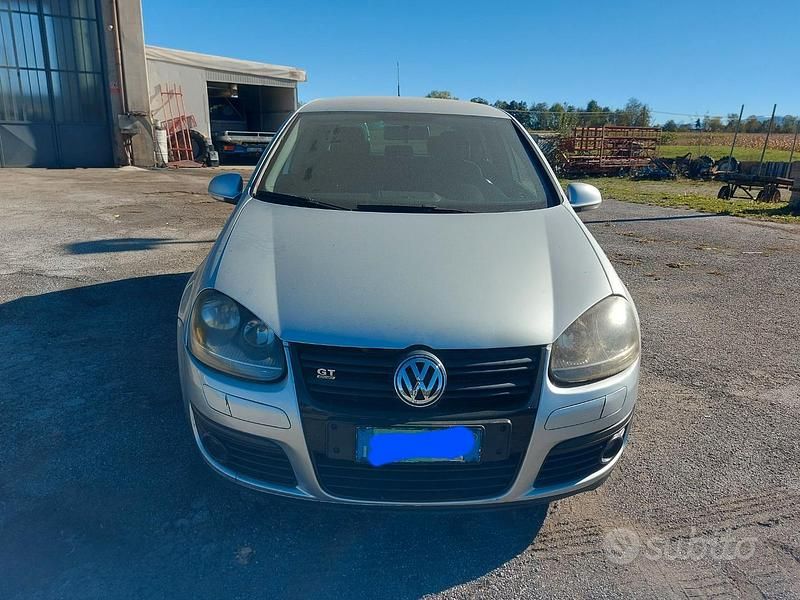 Grigio Usata 2007 VW Golf GT Tre volumi | 3000 € (Buon prezzo) - Immagine 1/4