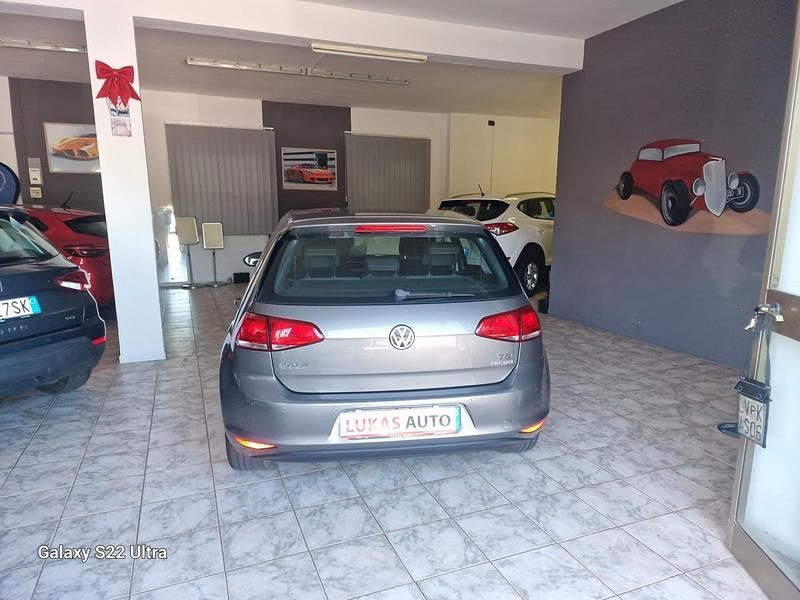 Usata VW Golf VII Trendline 110 CV (80 kW) 2016 Argento Berlina